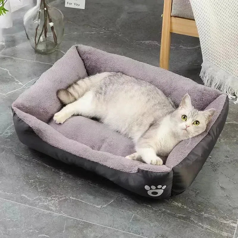 Caseta cuadrada para mascotas