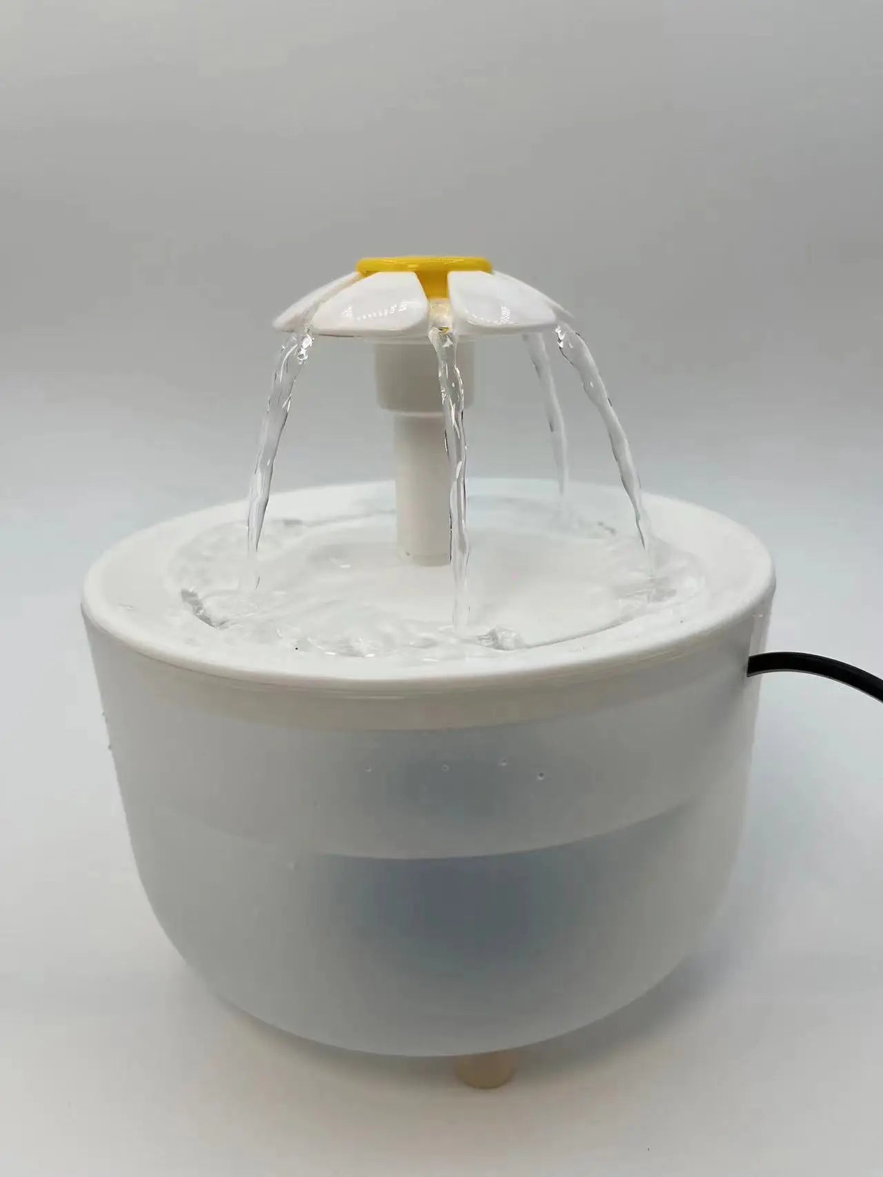 Bebedero eléctrico silencioso para gatos con filtro automático